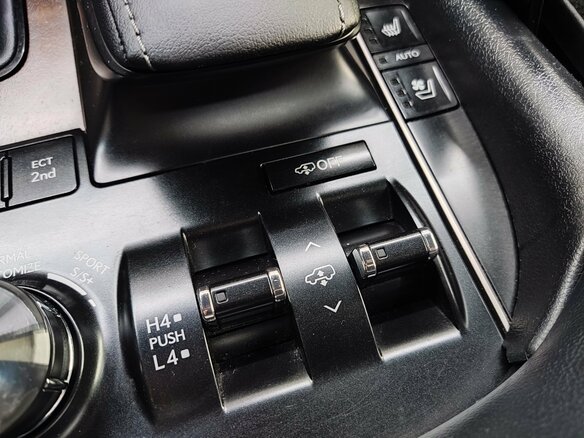 2017 Lexus LX 570 III Рестайлинг 2, чёрный, 8300000 рублей - вид 31