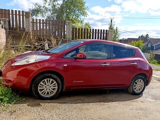 2012 Nissan Leaf (EM61) I (ZE0/AZE0), пурпурный, 710000 рублей, вид 2