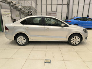 2011 Volkswagen Polo V, бежевый, 660000 рублей, вид 4