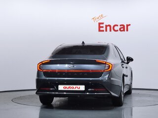2022 Hyundai Sonata VIII (DN8), серебристый, 1660000 рублей, вид 3