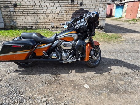 2011 Harley-Davidson CVO Street Glide, чёрный, 850000 рублей, вид 4