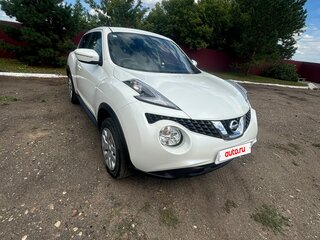 2016 Nissan Juke I Рестайлинг, белый, 1400000 рублей, вид 3