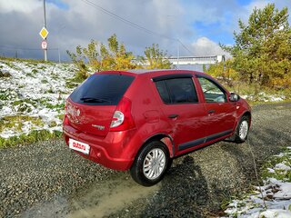 2010 Renault Sandero I, красный, 414000 рублей, вид 3