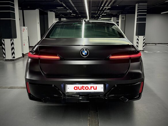 2022 BMW 7 серии 740i VII (G70), чёрный, 9570000 рублей - вид 8
