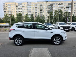 2017 Ford Kuga II Рестайлинг, белый, 1869000 рублей, вид 4