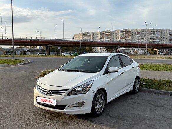 2015 Hyundai Solaris I Рестайлинг, белый, 550000 рублей - вид 3