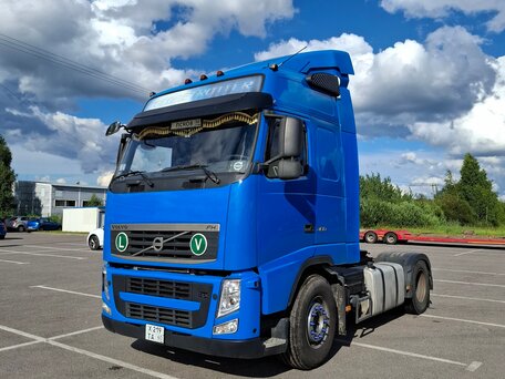 2013 Volvo FH, синий, 4200000 рублей, вид 1