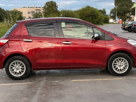 2017 Toyota Vitz III (XP130) Рестайлинг, пурпурный, 1000000 рублей, вид 3