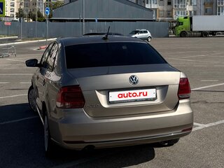 2017 Volkswagen Polo V Рестайлинг, бежевый, 1350000 рублей, вид 5