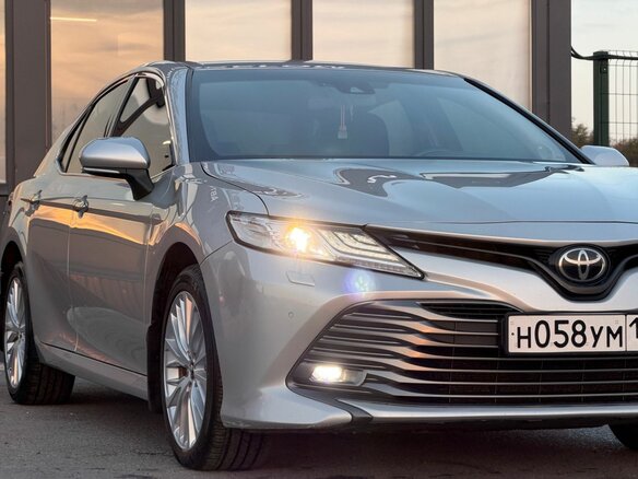 2018 Toyota Camry VIII (XV70), серебристый, 2499000 рублей - вид 5
