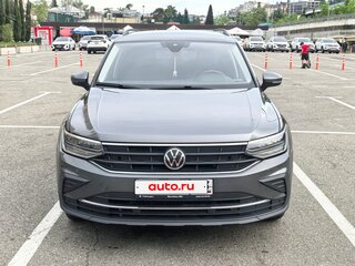 2021 Volkswagen Tiguan II Рестайлинг, серый, 2699000 рублей, вид 1