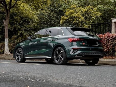2021 Audi A3 Sportback 35 TFSI IV (8Y), зелёный, 1930000 рублей, вид 3
