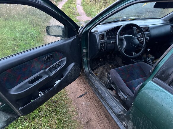 1996 Nissan Almera I (N15), зелёный, 50000 рублей - вид 5