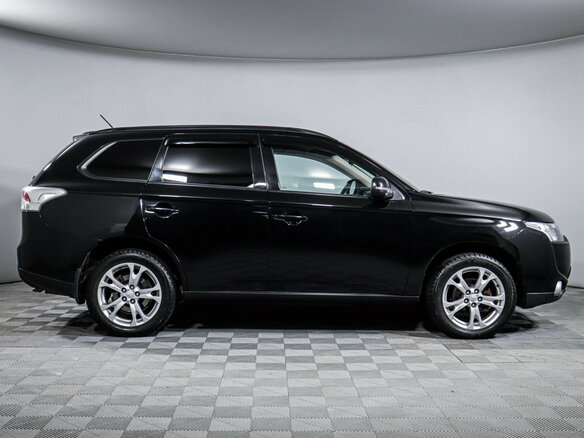 2014 Mitsubishi Outlander III, чёрный, 1339000 рублей - вид 3