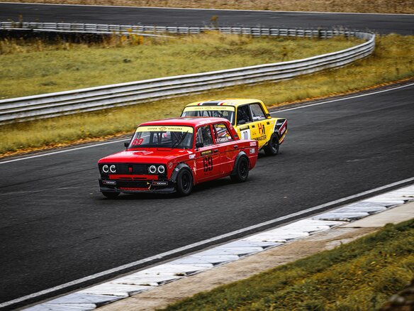 1986 Спортивные авто и реплики GT & Touring, красный, 1500000 рублей - вид 13