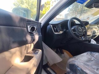 2026 Volvo XC60 II Рестайлинг 2, чёрный, 6190000 рублей, вид 5