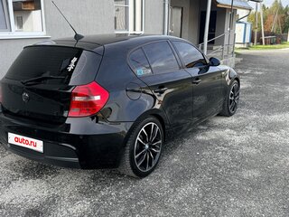 2009 BMW 1 серии 120i I (E81/E82/E87/E88) Рестайлинг, чёрный, 1000000 рублей, вид 3