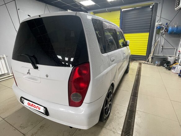 2001 Mitsubishi Dingo I Рестайлинг, белый - вид 4