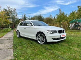 2010 BMW 1 серии 116i I (E81/E82/E87/E88) Рестайлинг, белый, 690000 рублей, вид 4