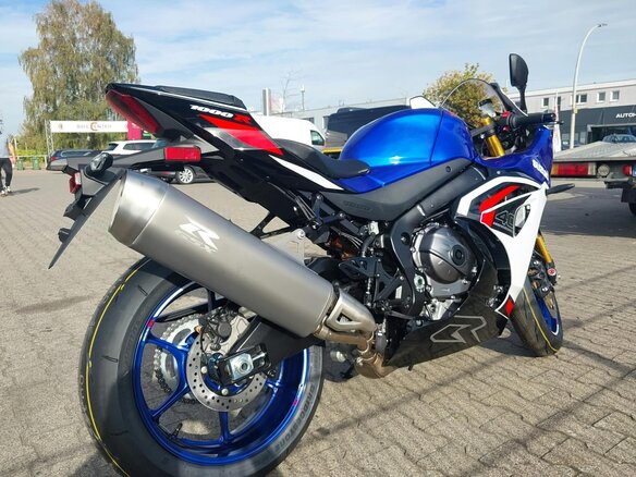 2026 Suzuki GSX-R 1000, синий, 2590000 рублей - вид 2