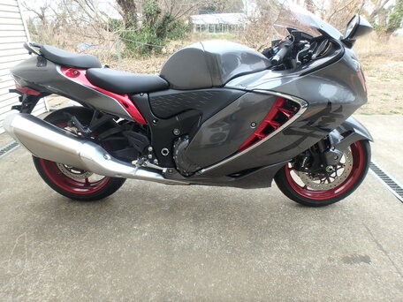 2023 Suzuki GSX 1300 R Hayabusa, серый, 2000000 рублей, вид 2