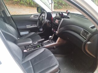 2011 Subaru Forester III Рестайлинг, белый, 2100000 рублей, вид 4
