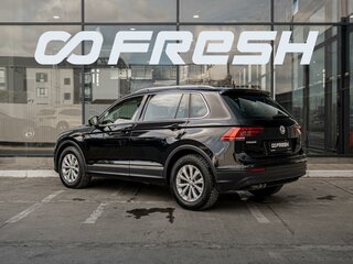 2018 Volkswagen Tiguan II, чёрный, 2250000 рублей, вид 2