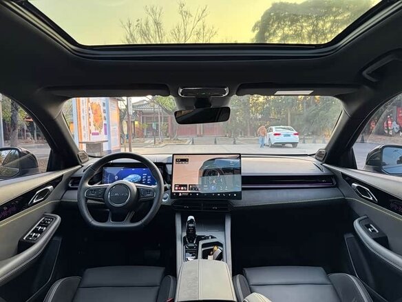 2026 Lynk & Co 03 I Рестайлинг 2, чёрный, 2445007 рублей - вид 13