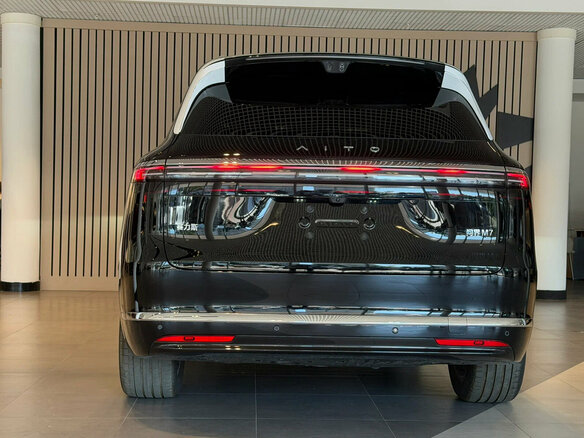 2026 Aito M7 53.4 kWh II, чёрный, 8600000 рублей - вид 34