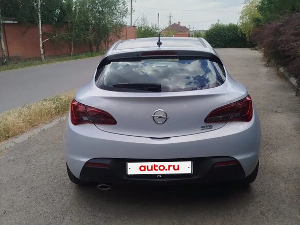2013 Opel Astra GTC J Рестайлинг, белый, 800000 рублей - вид 5