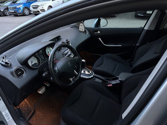 2011 Peugeot 308 I Рестайлинг, серебристый - вид 7
