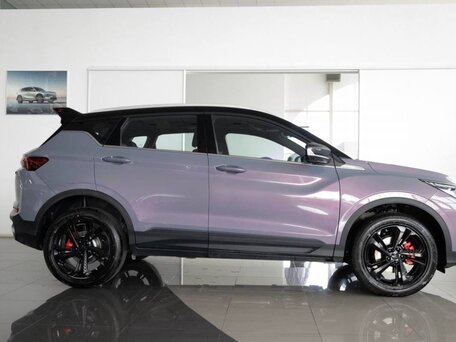 2026 Geely Coolray I Рестайлинг 2, фиолетовый, 1840000 рублей, вид 3