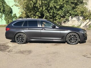 2017 BMW 5 серии 520d VII (G30/G31/G38), серый, 2980000 рублей, вид 4
