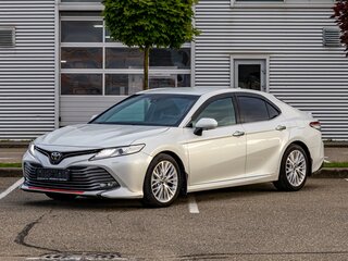 2018 Toyota Camry VIII (XV70), белый, 2355000 рублей, вид 1
