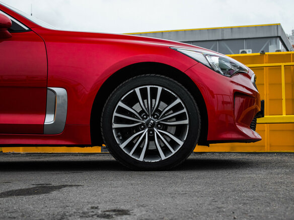 2018 Kia Stinger I, красный, 2020000 рублей - вид 12