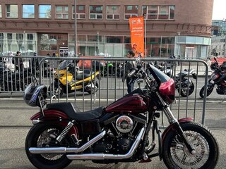 2017 Harley-Davidson Street Bob, красный, 1060000 рублей, вид 1