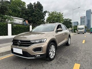 2021 Volkswagen T-Roc I Рестайлинг, золотистый, 1340000 рублей, вид 3
