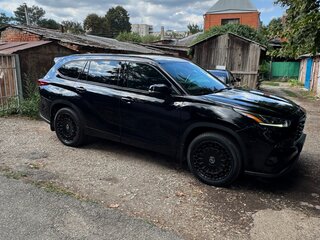 2021 Toyota Highlander IV (XU70), чёрный, 5500000 рублей, вид 3