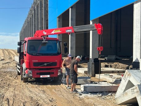 2011 Volvo FL, красный, 5500000 рублей, вид 2