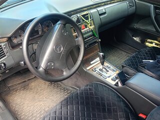 2001 Mercedes-Benz E-Класс 320 II (W210, S210) Рестайлинг, синий, 1750000 рублей, вид 4