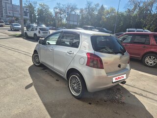 2005 Toyota Vitz II (XP90), серебристый, 480000 рублей, вид 4