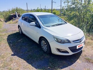 2013 Opel Astra J Рестайлинг, белый, 650000 рублей, вид 2