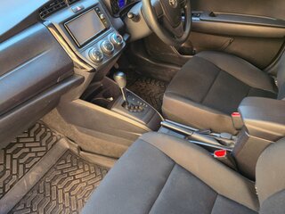 2020 Toyota Corolla Axio XI (E160, E170) Рестайлинг 2, белый, 1420000 рублей, вид 4