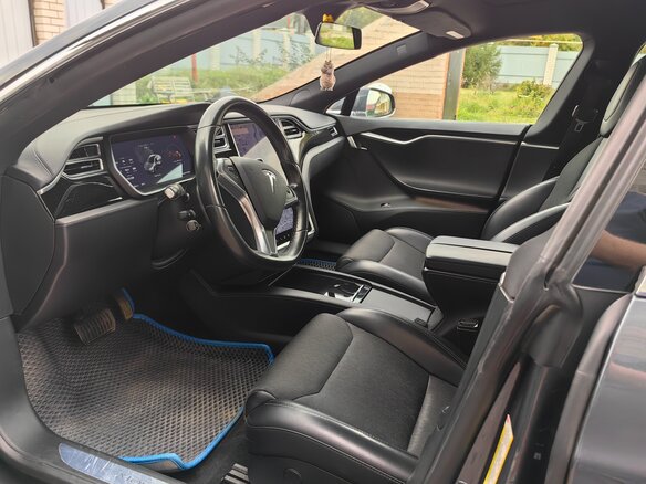 2018 Tesla Model S 75D I Рестайлинг, серый, 3180000 рублей - вид 4