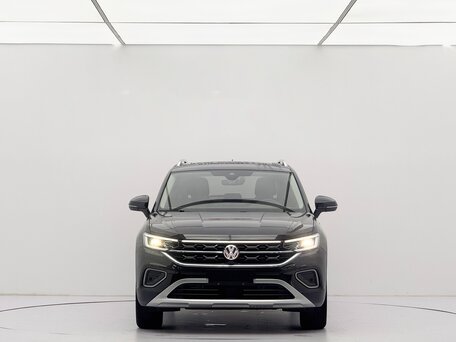 2023 Volkswagen Tayron I Рестайлинг, чёрный, 1980000 рублей, вид 3