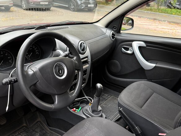 2011 Renault Sandero Stepway I, красный, 670000 рублей - вид 5