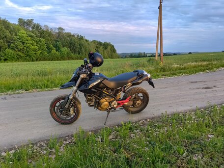 2010 Ducati Hypermotard, чёрный, 500000 рублей, вид 4