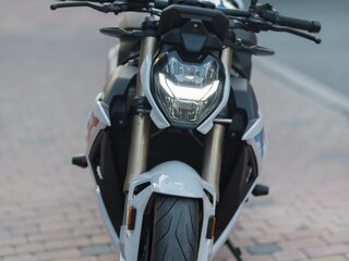 2022 BMW S 1000 R, белый, 1549000 рублей, вид 2