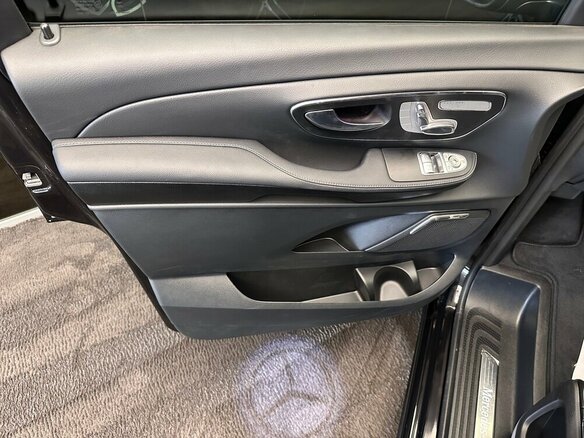 2024 Mercedes-Benz V-Класс Extra Long 300 d экстра длинный III (W447) Рестайлинг 2, чёрный, 15500000 рублей - вид 15