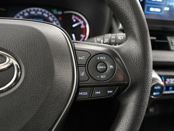 2021 Toyota RAV4 V (XA50), белый, 3240000 рублей - вид 18